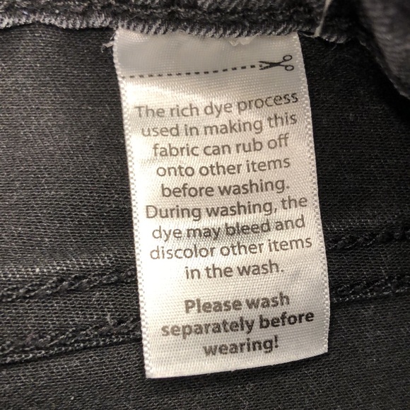 'Time and Tru', black stretch denim, 5 pkt, cuffed bottom jean shorts - size 8 - Picture 6 of 10